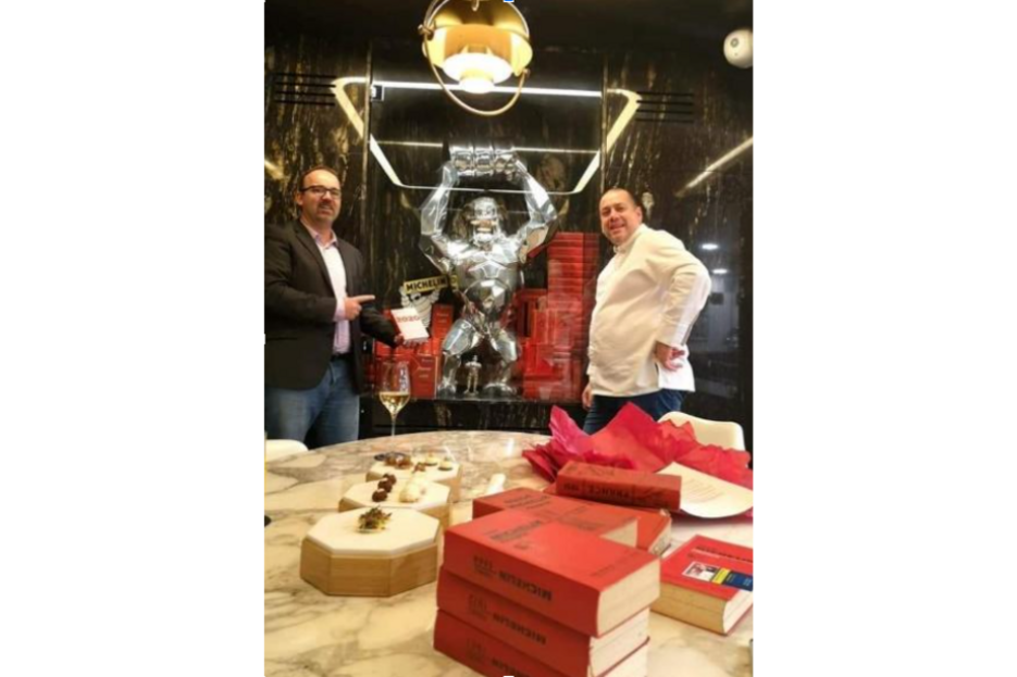 Le traditionnel échange de guide de l'ACGCM Le traditionnel échange de guide de l'ACGCM